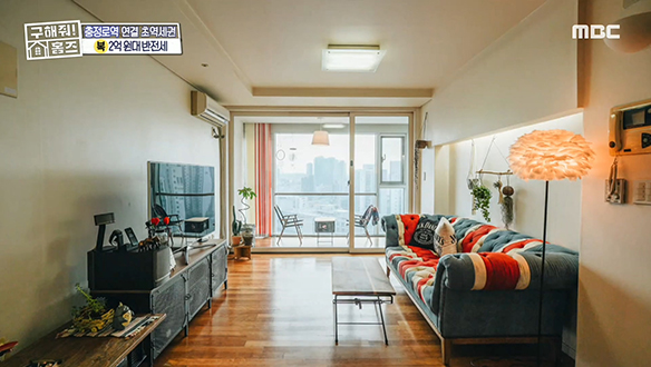 <서대문구 충정로 3가 충정! 역세권을 명받았습니다> 따뜻함을 가득 담은 완벽한 거실♤ 클립 이미지