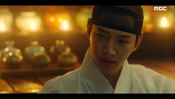 덕임(이세영)과 덕로(강훈)의 밀회를 목격한 이산(이준호)의 화는 좀처럼 누그러들지 않고... 클립 이미지