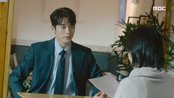 "LA에서 살다 오셨다고 하셨죠?"…상견례 앞두고 샤론의 가짜 부모를 준비하는 재민(차서원)  클립 이미지