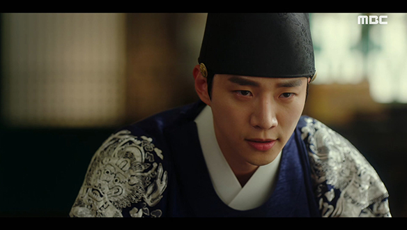 "저 백성에게 군주의 시간을 내어주시옵소서"…덕임(이세영)을 대신해 읍소하는 이산(이준호) 클립 이미지