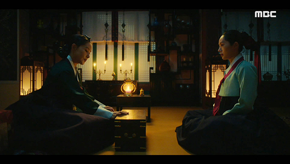 "세손이 능행을 떠난다는구나"…광한궁에서 역모를 꾸미는 제조상궁(박지영) 클립 이미지