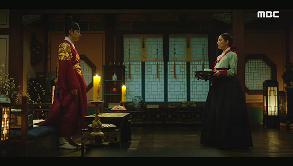 "난 너와 가족이 되고 싶어"…이산(이준호)은 덕임(이세영)에게 거절하기 힘든 고백을 하는데... 클립 이미지