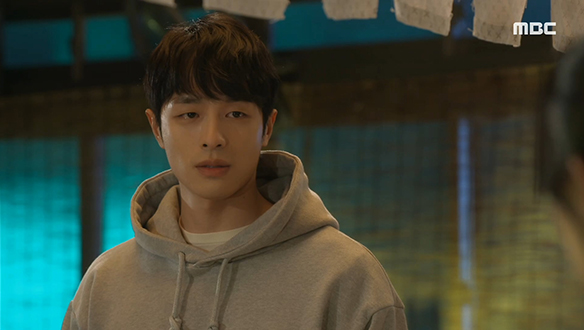 "사람 마음이 꼭 말을 해야 전해지냐?"…영신(정우연)에게 스스럼없이 마음을 전하는 정훈(권혁) 클립 이미지