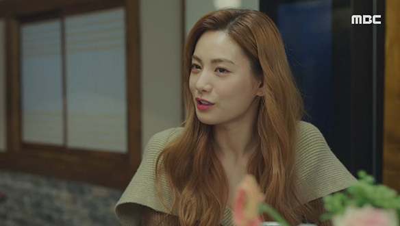 "우리는 시간을 같이 차곡차곡 쌓아왔던 거네요"…파티의 여운을 이어가는 주인(나나)과 비수(이민기) 클립 이미지