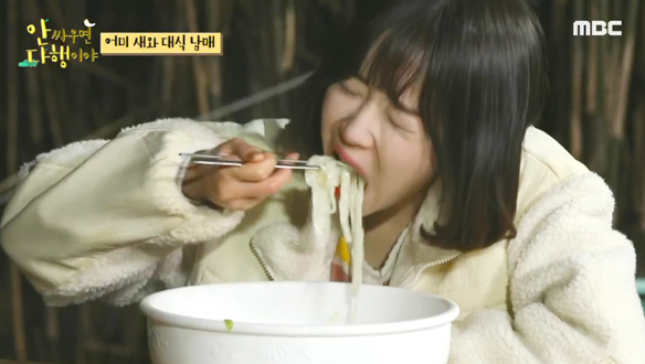보기만 해도 배부른 쯔양의 네버엔딩 면치기, 국물까지 완.칼!