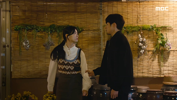 "이제 밥상에서 보는 것도 피곤하니?"…영신(정우연)의 무신경함에 정훈(권혁)은 애가 타는데... 클립 이미지