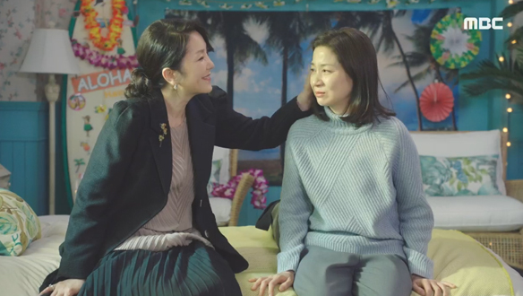 "누가 누가 더 슬픈가 내기하는 것도 아니고." 서로의 아픔을 알게 된 정화(김호정)와 해진(이휘향) 클립 이미지