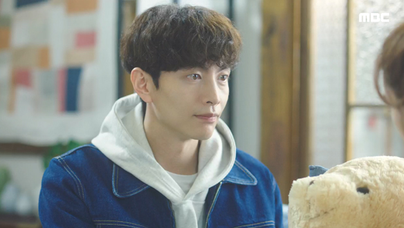 "나 혼자 있을 때 얘한테 했던 말인데" 주인(나나)의 말에 당황한 비수(이민기) 클립 이미지