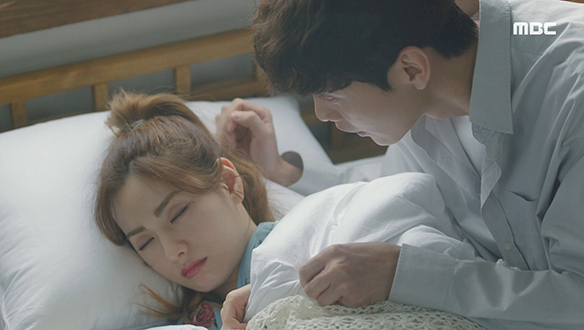 "그럼 내가 주인님이 될게, 어때?"…토라진 주인(나나)을 달래보려 역할 바꾸기 제안하는 비수(이민기) 클립 이미지