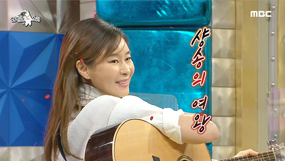 무대를 넓게 쓰는 샹송의 여왕 예지원의 라보엠♪ 클립 이미지