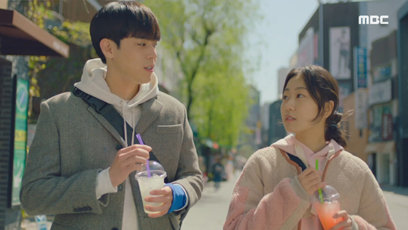 "너 즐겁긴 한 거야?"…데이트 내내 윤호(김도훈)의 속내를 도통 모르겠는 소현(김환희)