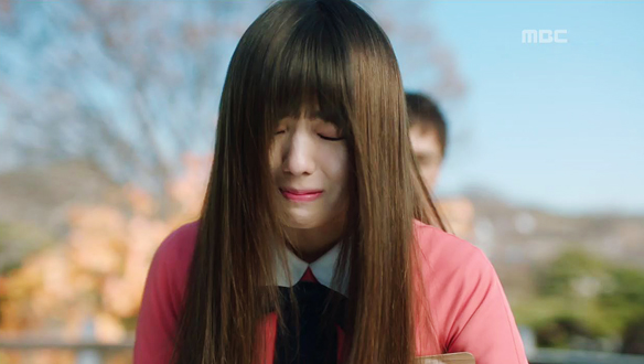 '지금 법정에 있어야 하는데 왜!'…지아(채수빈), 오빠 조진배(서동원)의 모습에 코끗 찡 클립 이미지