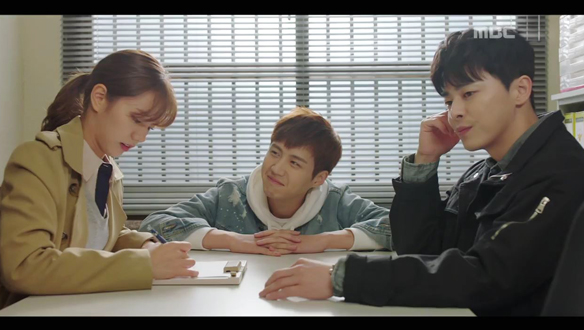 '너 지금 나한테 사기 친 거야?!'…지안(혜리)와 동탁(조정석) 사이에서 장난치는 수창(김선호) 클립 이미지