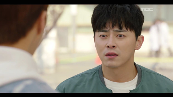 '네가 그 꼬맹이 녀석이였어?'…드디어 서로를 알아본 동착(조정석)과 수창(김선호)! 클립 이미지