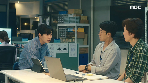 "안되면 포기하셔야죠"…반석(정재영)에게 무리한 요구를 하는 세권(이상엽) 클립 이미지