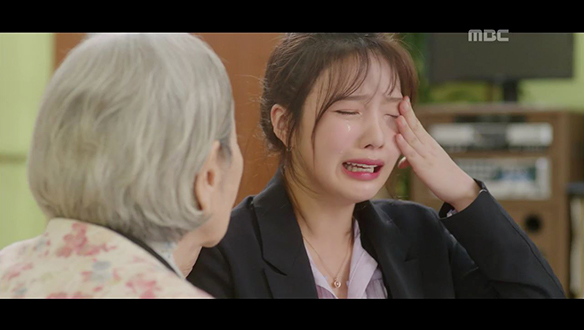 "둘 다 싸우면 여기로 오는구나?"…여기저기 남아있는 시현(우도환)의 흔적에 괴로운 태희(박수영) 클립 이미지