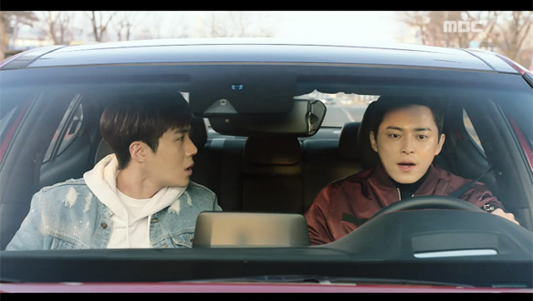 "원생이 아니라 후원자였던 거야"…재희(박훈)를 검은 헬멧으로 의심하는 동탁(조정석) X 수창(김선호) 클립 이미지