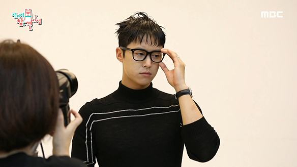 화보 촬영 현장에서 치명적 매력 발산하는 배우 공명★