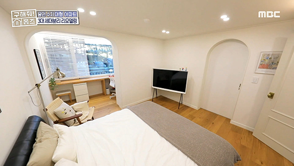 <경기도 용인시 수지구 수지 세대 분리 아파트> 아치형 인테리어로 안락함이 느껴지는 안방 클립 이미지