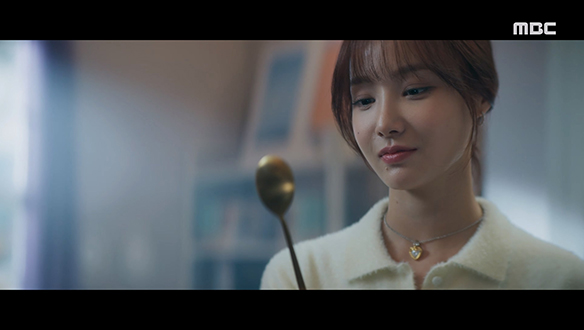 태생이 부잣집 딸인 줄 알았던 여진(연우)에게도 금수저가?!