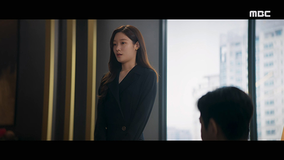 "마음만 감사히 잘 받겠습니다"…현도(최원영)의 도움을 단박에 거절하는 주희(정채연) 클립 이미지