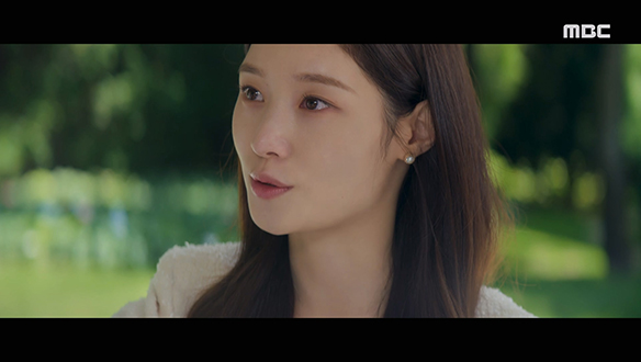 "결국 추억도 다 돈이었구나"…승천(육성재)이 전한 소식을 듣고 현실을 깨달은 주희(정채연) 클립 이미지