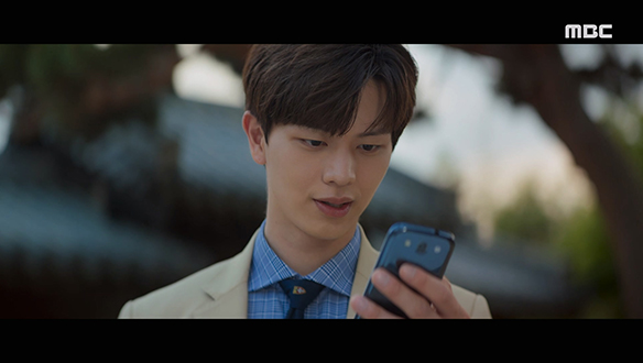 "돈 진짜 쉽게 버네"…준태(장률)가 리더로 있는 사교클럽 아미쿠스에 대해 알아가는 승천(육성재)