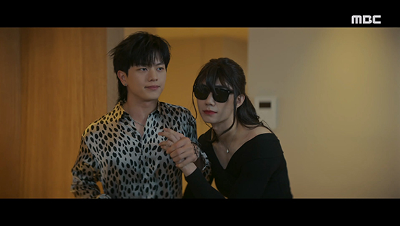 "첫 키스인데..."…승천(육성재)과 격렬한 키스를 나눈 여인의 정체는 문기(손우현)?! 클립 이미지