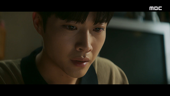 "이게 다 무슨 소리야"…승천(육성재)을 범인이라 믿는 주희(정채연), 금수저의 존재를 알게 된 태용(이종원) 클립 이미지