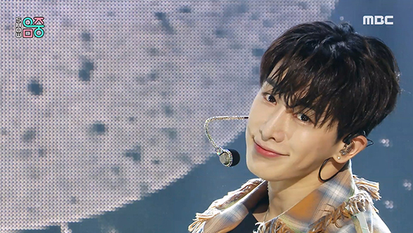 원호 - On & On (WONHO - On & On) 클립 이미지