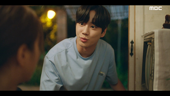 "이거 창완이 좀 갖다주세요"…부득불 거절해야만 했던 의뢰를 동주(이혜리)한테 부탁하는 태희(이준영)