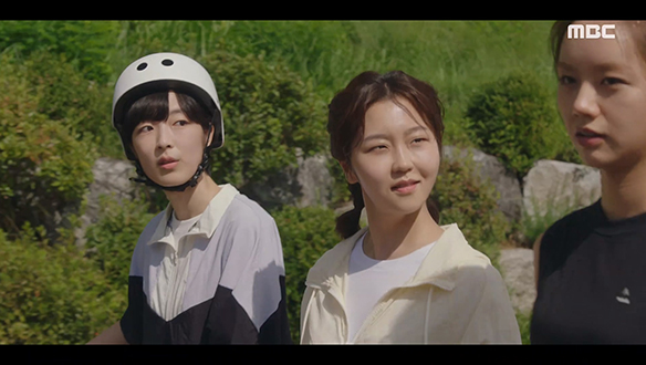 "누구 죽일 수도 있을 만큼?"…소라(서혜원)와 정화(안현호)한테 마음속 고민 털어놓는 동주(이혜리) 클립 이미지