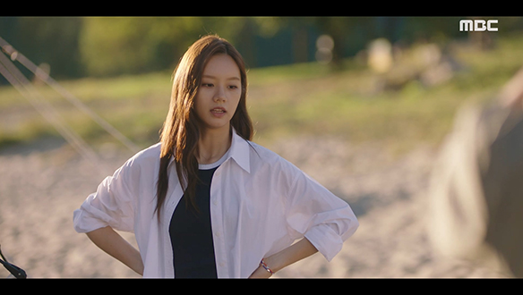 "텐트를 안쳐본 거구나"…캠핑이 서투른 태희(이준영)와 다르게 뭐든 척척해내는 동주(이혜리) 클립 이미지