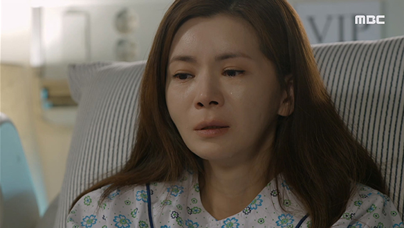 '넌 바보처럼 내 목숨을 구할 생각을 해?'…공여 희망자로 나선 혜수(김규선)가 고맙고도 안타까운 유경(장서희) 클립 이미지