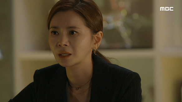 "왜 하필 그 아이 신장일까?"…자신의 목숨을 살릴 유일한 공여자인 혜수(김규선)가 신경 쓰이는 유경(장서희)