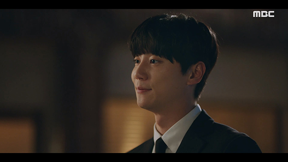 "동주씨 웃게만 해줄게요. 꼭."…장례식장의 일로 동주(이혜리)가 신경 쓰였던 태희(이준영) 클립 이미지