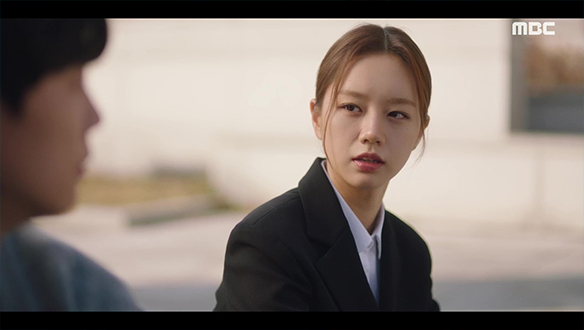 "백 번이고 천 번이고 사죄하겠다고..." 태희(이준영)에게 어쩔 수 없이 거짓말하는 동주(이혜리)  클립 이미지