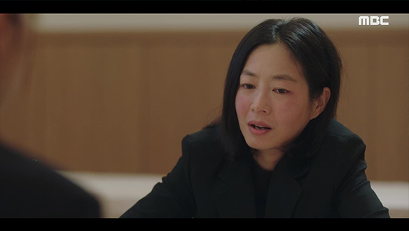 "나 때문인 것 같아요" 동주(이혜리)에게 사고 당시를 털어놓는  미영(이나라) 클립 이미지