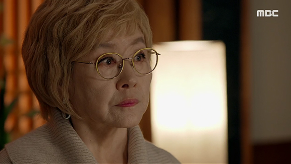 "설대표 인생을 쥐락펴락할 수 있는 유일한 분이시니까요." 마현덕(반효정)을 의심하는 유인하(이현석)