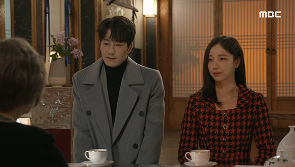 "누가 널 거기 데려다 놨어?"…혜수(김규선)가 멀쩡히 돌아오게 된 배경이 궁금한 마 회장(반효정) 클립 이미지