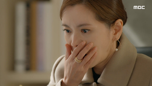 '또 무슨 사고를 저지른 건가?'…유경(장서희)은 3년 전 혜수(김규선)의 교통사고 영상을 보게 되는데... 클립 이미지