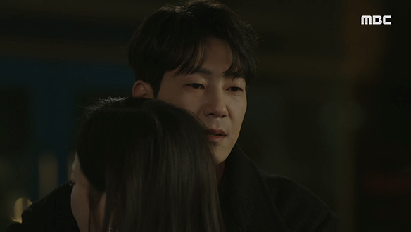 "마음이 얼었으니까 좀 녹여야지"…슬피 우는 혜수(김규선)를 보듬어주는 인하(이현석)