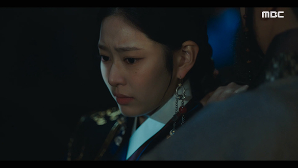 "잘못되면 목숨을 부지하기 힘들겠지"…자신의 야망을 이루려 차년(김민주)을 이용하는 조성균(양동근) 클립 이미지