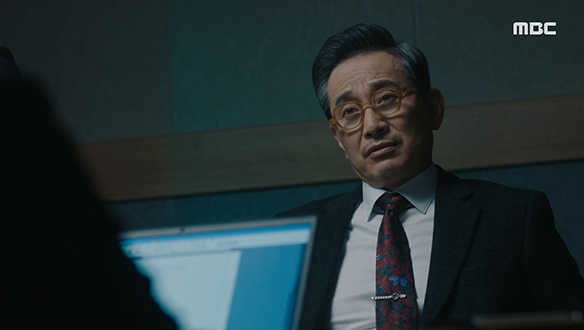 "이런 배은망덕한 것들이 있나"…경찰 조사받는 와중에도 꼼수를 쓰려 하는 윤 회장(정성모) 클립 이미지