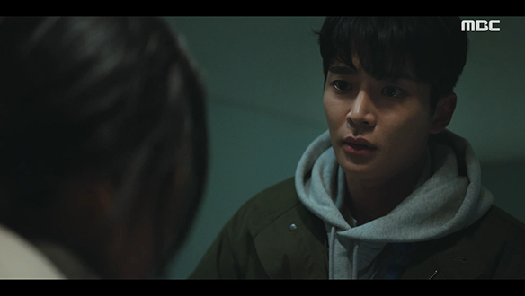 "들어가지 마요"…옥상으로 향하는 노은비(조인) 작가를 붙잡는 준웅(로운)