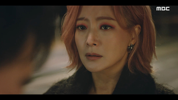 "그래서, 죽으면 다 해결돼?"…구련(김희선)은 재수 아버지(김경민)를 죽음의 문턱에서 구해내는데... 클립 이미지