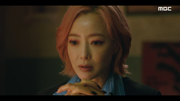 "하나도 안 먹었어"…음식을 입에 대지 않는 예나(한해인)를 주시하고 있었던 구련(김희선) 클립 이미지