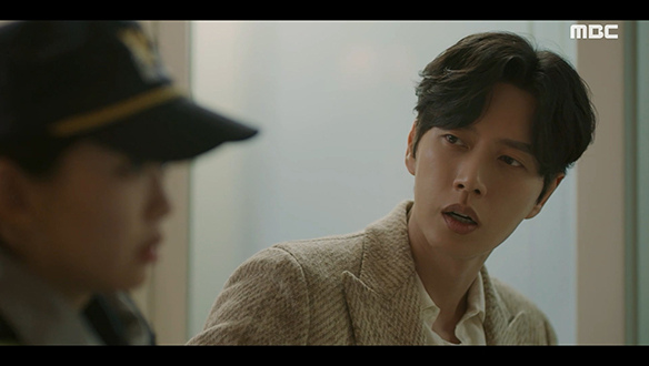 "아직도 못 믿으시겠다?"…슬해(진기주)는 여전히 차웅(박해진)의 능력을 의심하는데...
