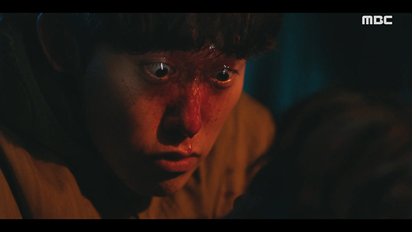 "둘 다 나라고"…준웅(로운)에게 자신의 정체를 밝히는 진호(민진웅) 클립 이미지