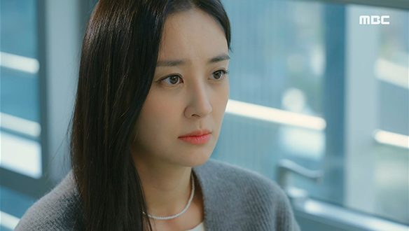 '오빤 아직도 날 봐주지 않는구나'…여전히 일편단심인 지환(서하준)을 보며 속앓이 하는 태희(강별) 클립 이미지